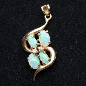 10K Gold set Opal pendant with Diamond chips - vintage